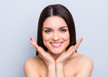 Man getting BOTOX® in his forehead