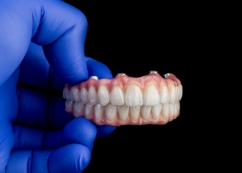 Model of an implant denture in Gorham